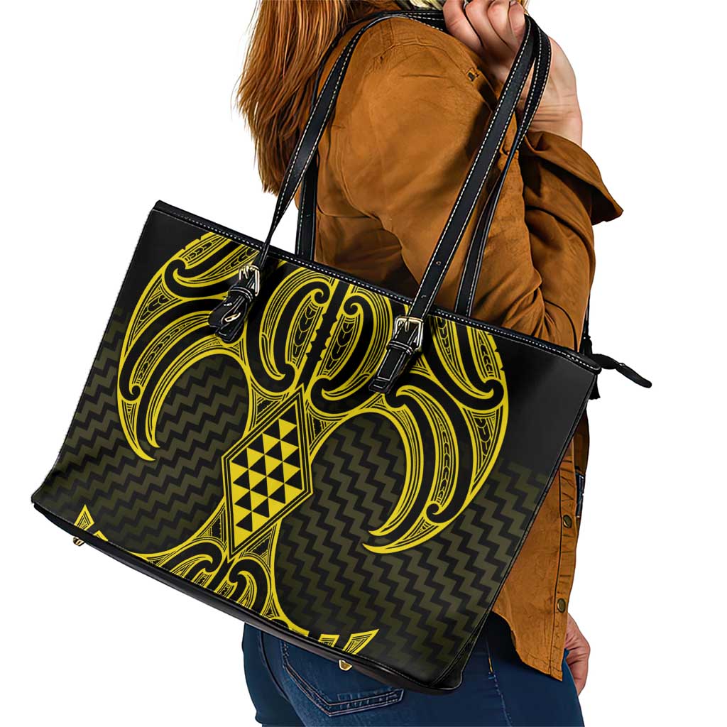Mahi-dawg Maori Ta Moko Poutama Art Leather Tote Bag