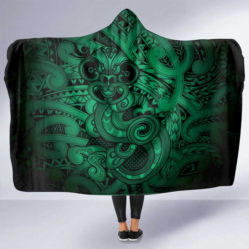 Aotearoa Maori Hei Tiki Hooded Blanket Kakariki Kowhaiwhai Puhoro Motif