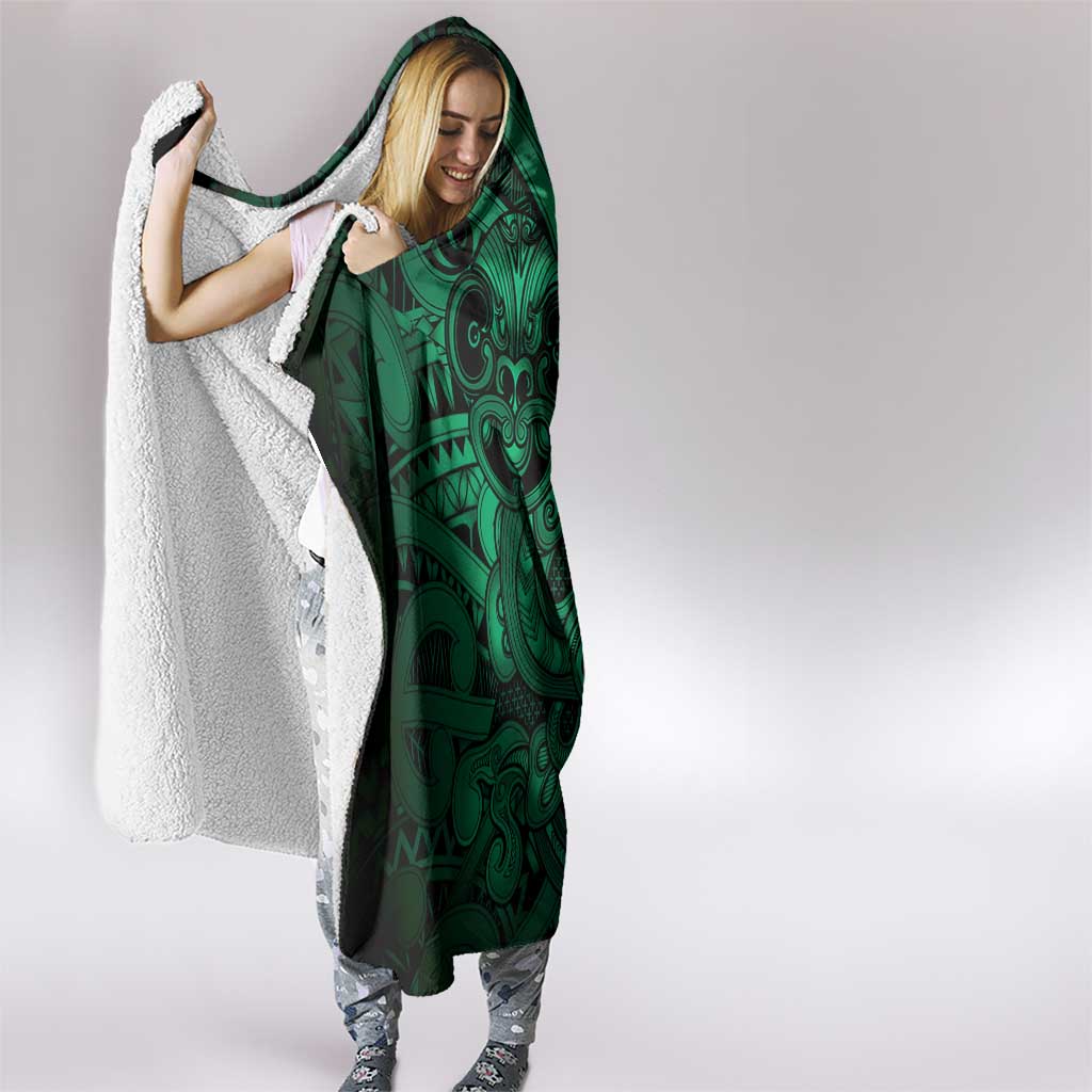 Aotearoa Maori Hei Tiki Hooded Blanket Kakariki Kowhaiwhai Puhoro Motif LT9 - Polynesian Pride