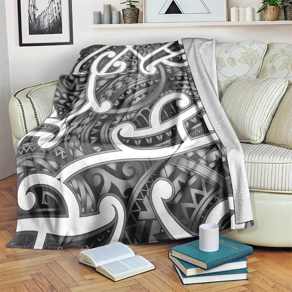 Aotearoa Maori Kowhaiwhai Blanket Kiwikiwi Puhoro and Patiki