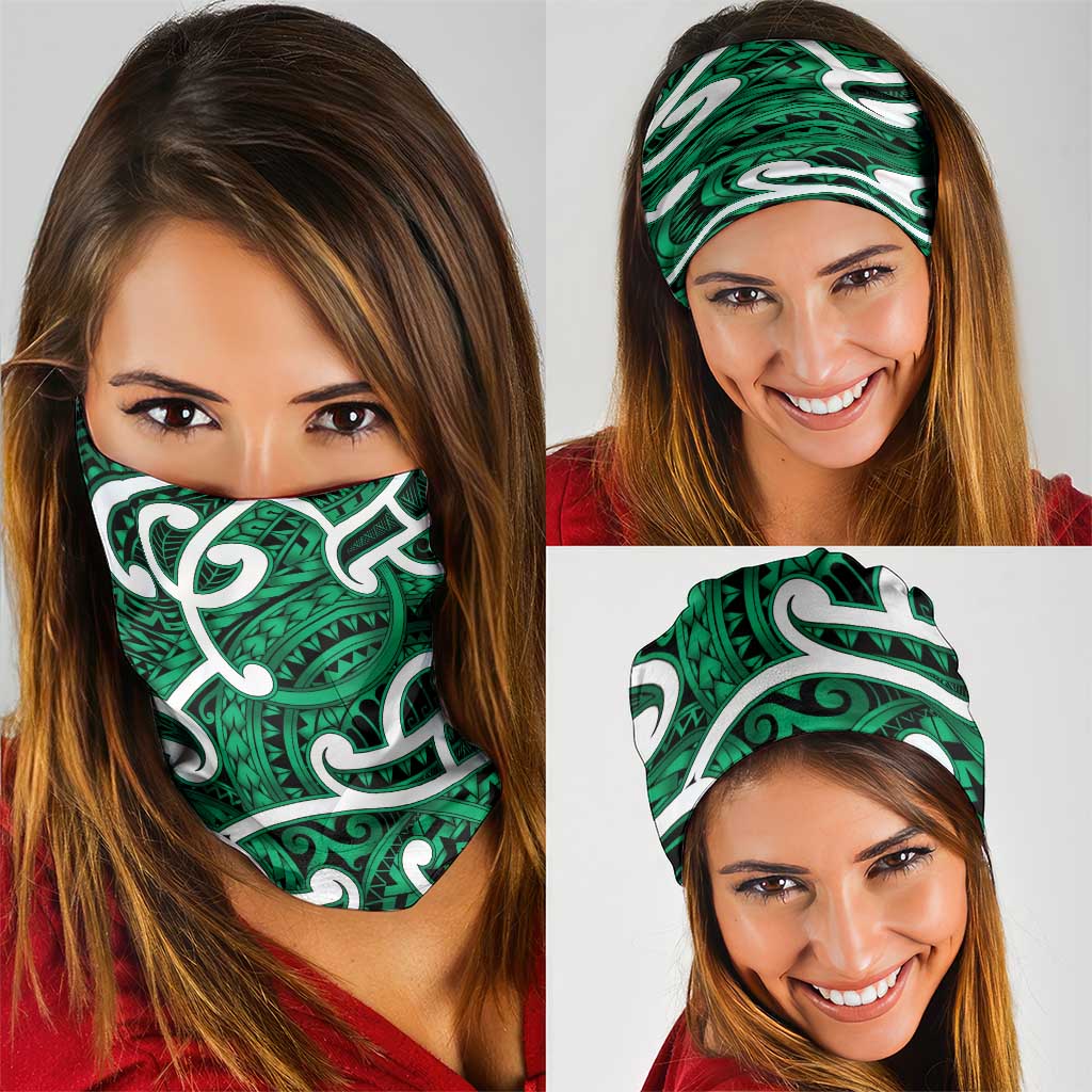 Aotearoa Maori Kowhaiwhai Neck Gaiter Kakariki Puhoro and Patiki