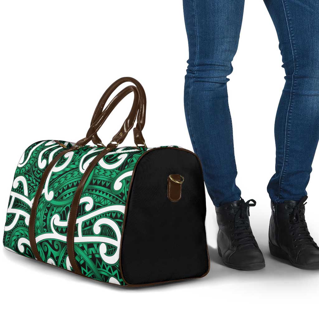 Aotearoa Maori Kowhaiwhai Travel Bag Kakariki Puhoro and Patiki LT9 - Polynesian Pride