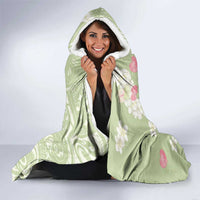 Leaf Green Hawaii Anthurium Plumeria Lei Hooded Blanket
