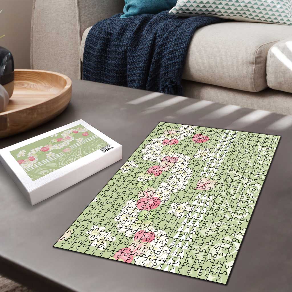 Leaf Green Hawaii Anthurium Plumeria Lei Puzzle