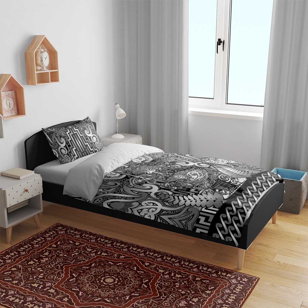New Zealand Taiaha Maori Bedding Set Kiwikiwi Minimalist Silver Fern Tukutuku Motif