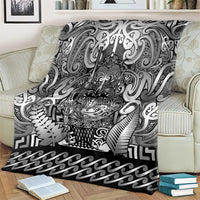 New Zealand Taiaha Maori Blanket Kiwikiwi Minimalist Silver Fern Tukutuku Motif