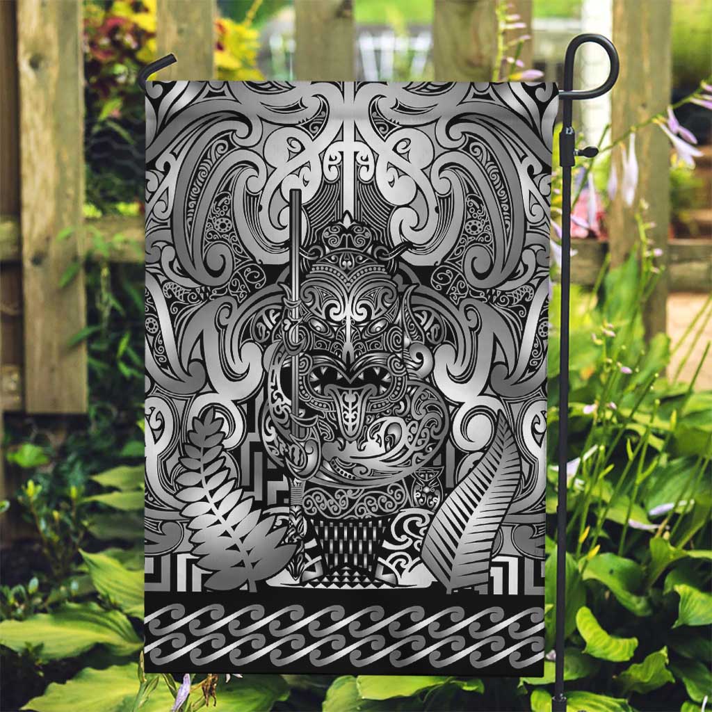 New Zealand Taiaha Maori Garden Flag Kiwikiwi Minimalist Silver Fern Tukutuku Motif LT9 Garden Flag White - Polynesian Pride