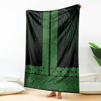 New Zealand Maori Kowhaiwhai Blanket Kakariki Maui and Mangopare