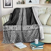 New Zealand Maori Kowhaiwhai Blanket Pango Maui and Mangopare