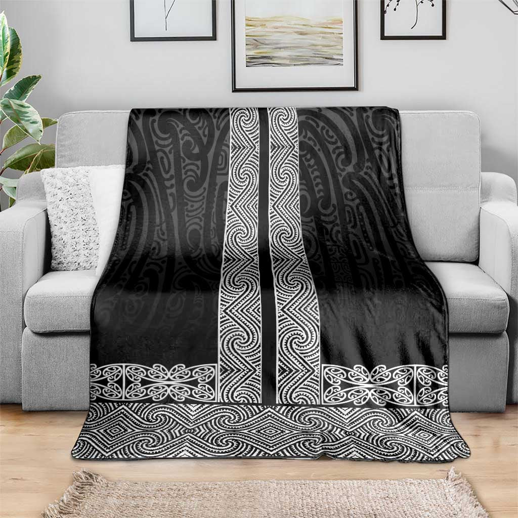 New Zealand Maori Kowhaiwhai Blanket Pango Maui and Mangopare