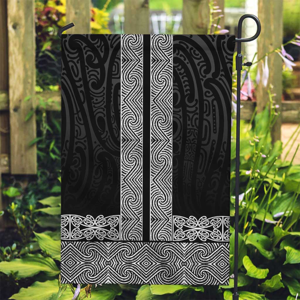 New Zealand Maori Kowhaiwhai Garden Flag Pango Maui and Mangopare