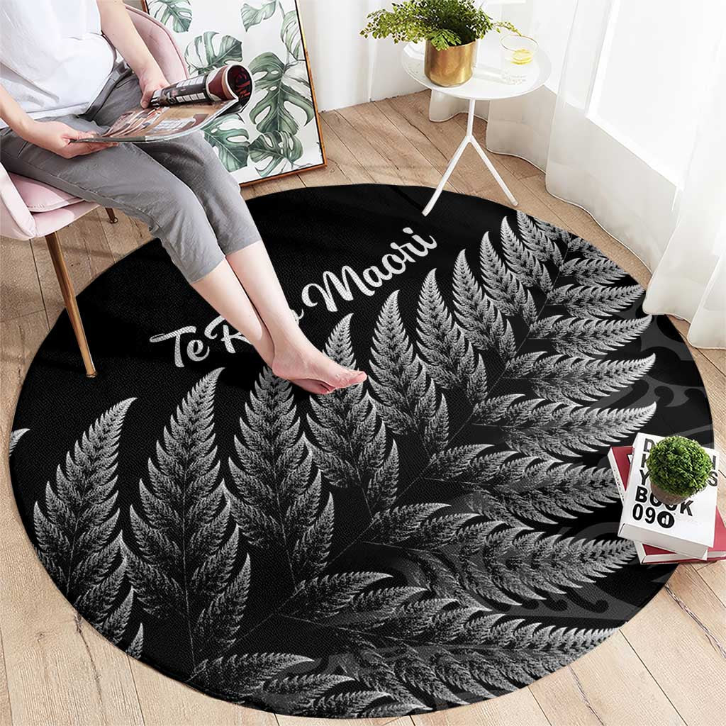New Zealand Te Reo Māori Round Carpet Simple Black Fern