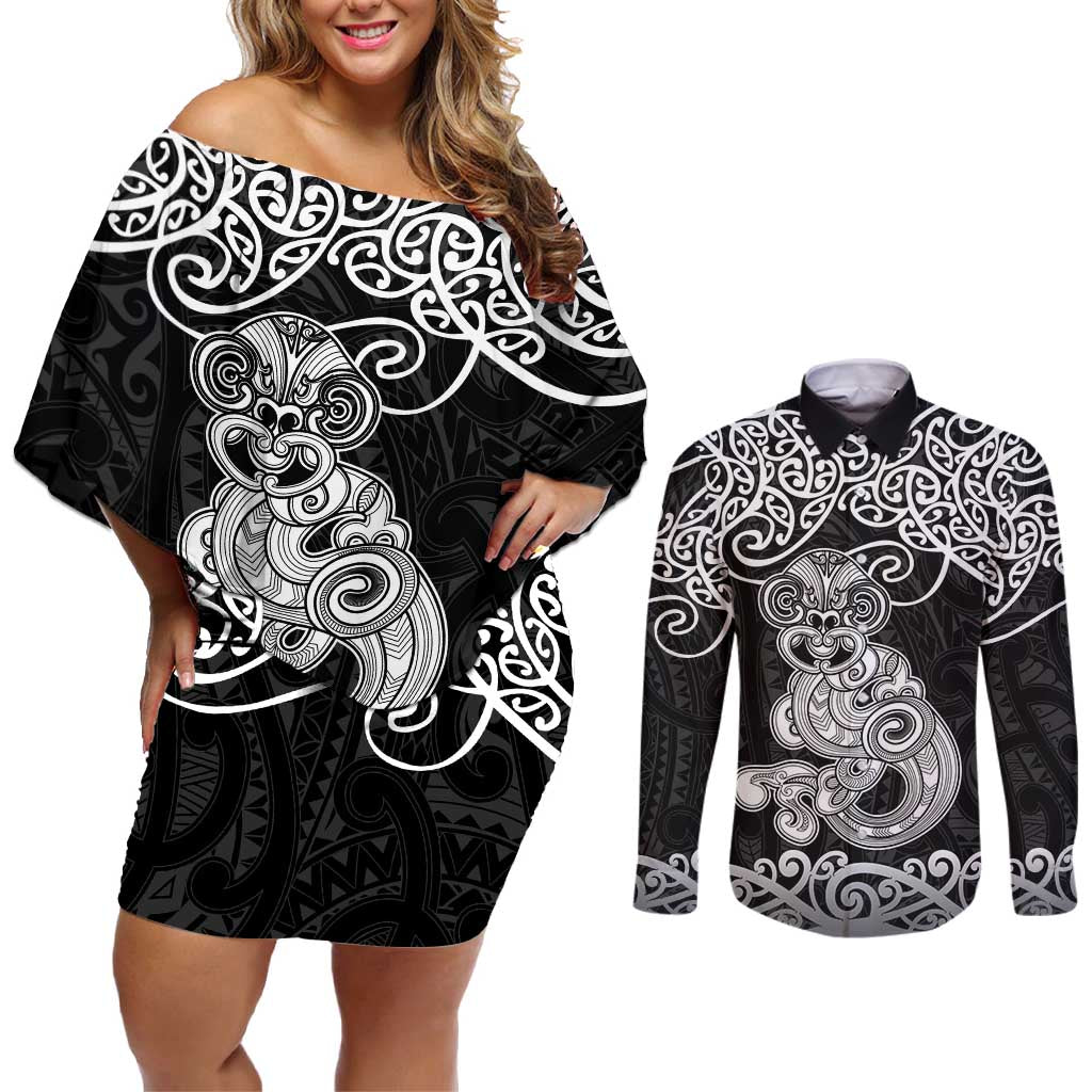 Te Reo Maori Tiki Inspired Art Couples Matching Off Shoulder Short Dress and Long Sleeve Button Shirt LT9 Black - Polynesian Pride