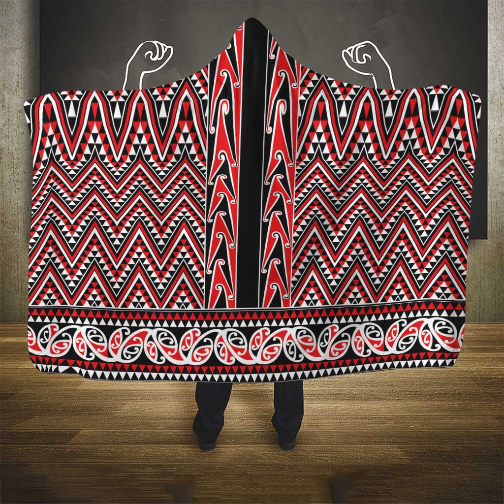New Zealand Maori Niho Taniwha Hooded Blanket Whero Mangopare and Puhoro Pattern