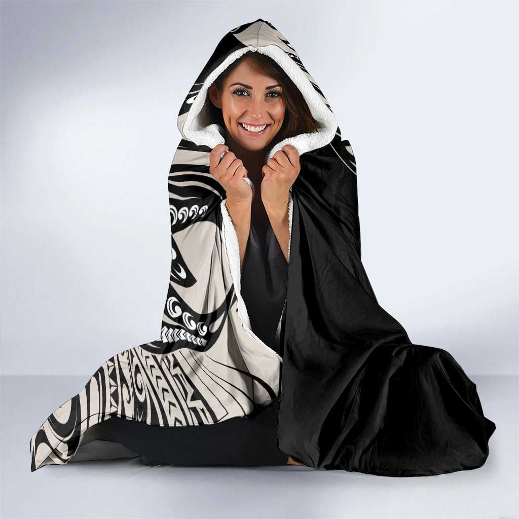 Polynesian Plumeria Floral Tattoo Pattern Hooded Blanket Beige Style