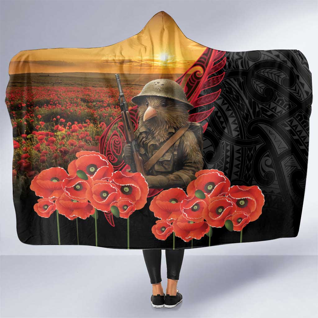 Maori Kiwi Soldier Fern Tattoo ANZAC Day Hooded Blanket Lest We Forget