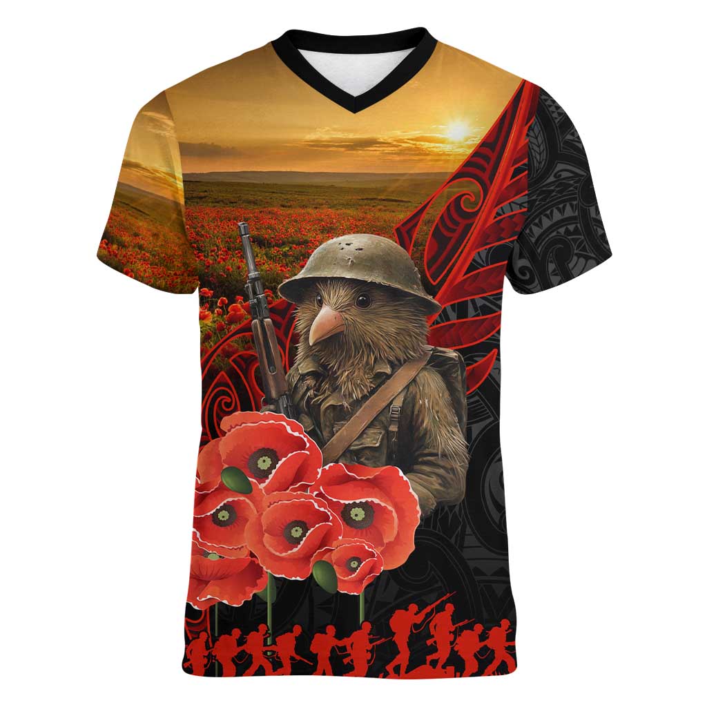 Maori Kiwi Soldier Fern Tattoo ANZAC Day Women V-Neck T-Shirt Lest We Forget