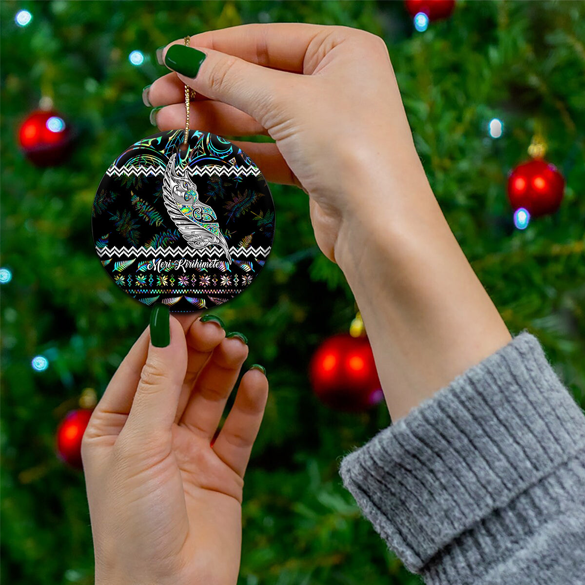 Personalised New Zealand Christmas Ceramic Ornament Maori Fern Manaia Meri Kirihimete with Papaua Shell LT9 - Polynesian Pride