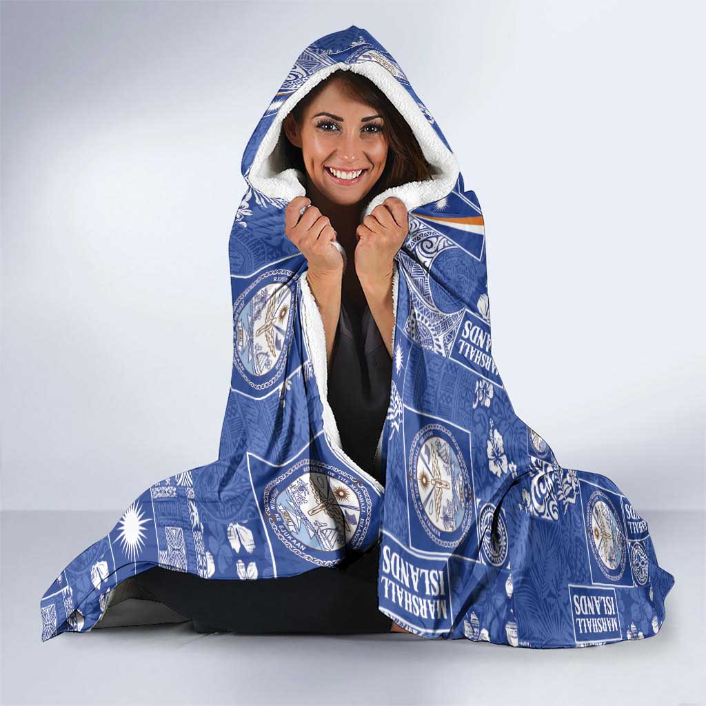 Marshall Islands Merry Christmas Hooded Blanket Pacific Patchwork Xmas Vibes - Polynesian Pride