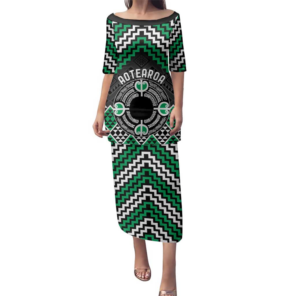 Personalised Aotearoa Niho Taniwha Motif Family Matching Puletasi and Hawaiian Shirt Green Style LT9 Mom's Dress Green - Polynesian Pride