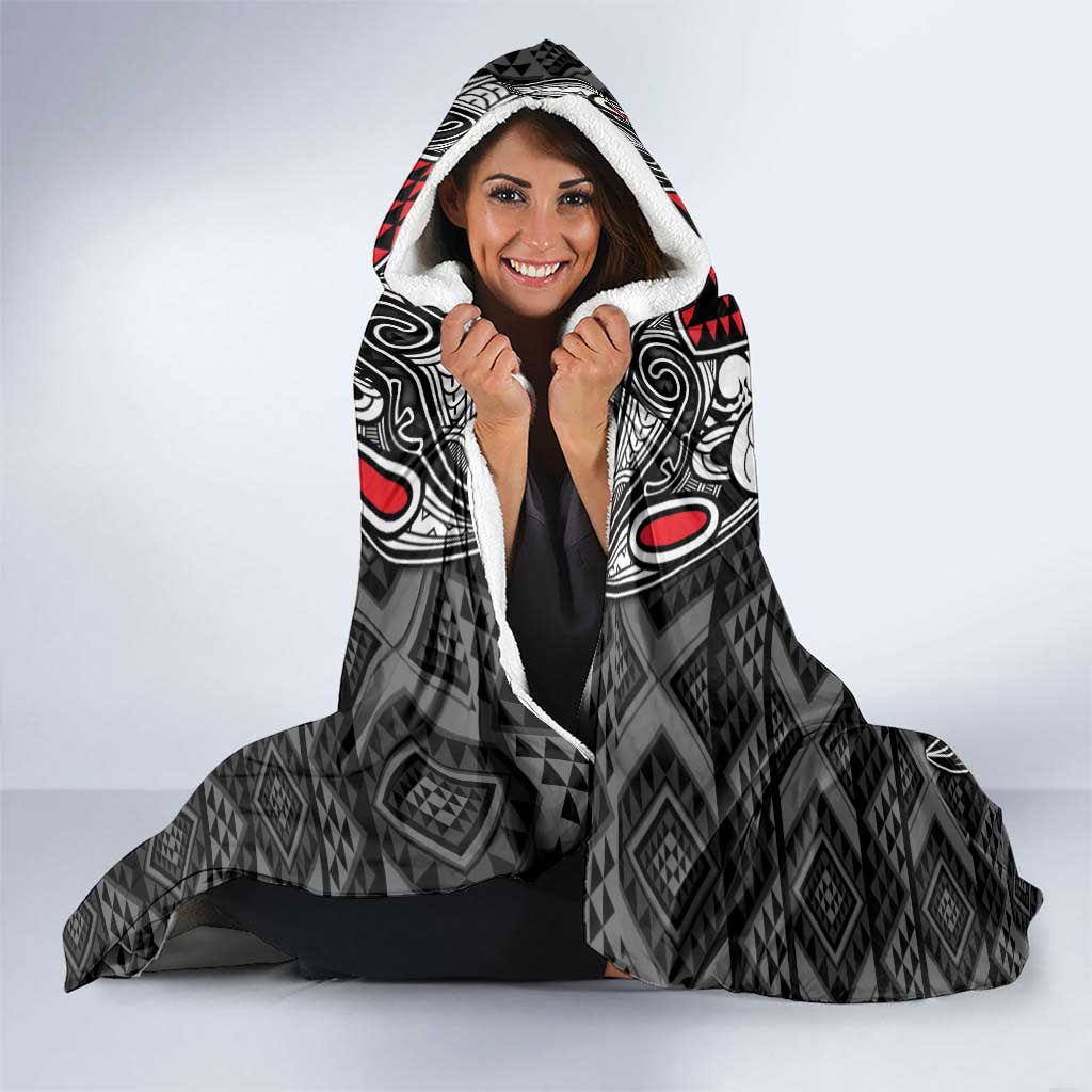 Black Aotearoa Taniko Motif Hooded Blanket Vintage Maori New Zealand Tribal Art Pattern