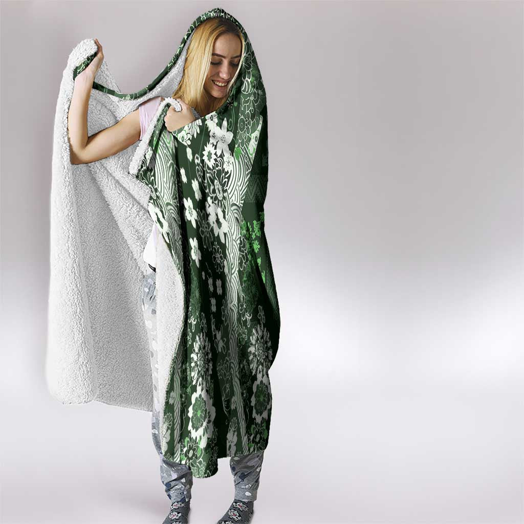 Hawaii Puakenikeni and Maile Lei Hooded Blanket Green Japanese Wave Style - Polynesian Pride