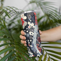 Hawaii Puakenikeni and Maile Lei Skinny Tumbler Navy Blue Japanese Wave Style - Polynesian Pride