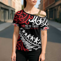 Honour The Treaty New Zealand Personalised Cross Shoulder Shirt Toitu Te Tiriti Half Fern Haka Dance LT9 - Polynesian Pride