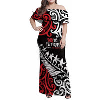 Honour The Treaty New Zealand Personalised Family Matching Off Shoulder Maxi Dress and Hawaiian Shirt Toitu Te Tiriti Half Fern with Haka dance LT9 Mom's Dress Black - Polynesian Pride