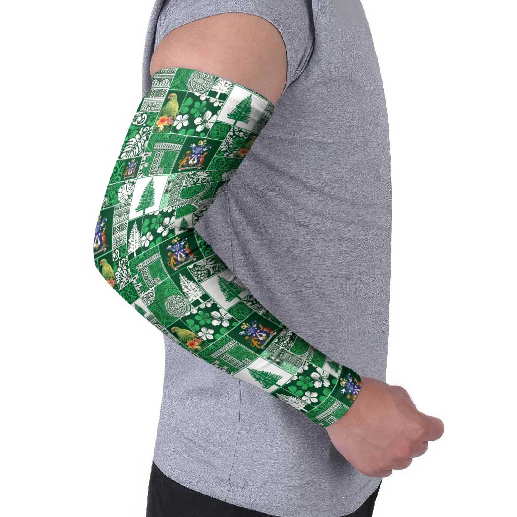 Norfolk Island Meri Krismas Arm Sleeves Pacific Patchwork Xmas Vibes - Polynesian Pride