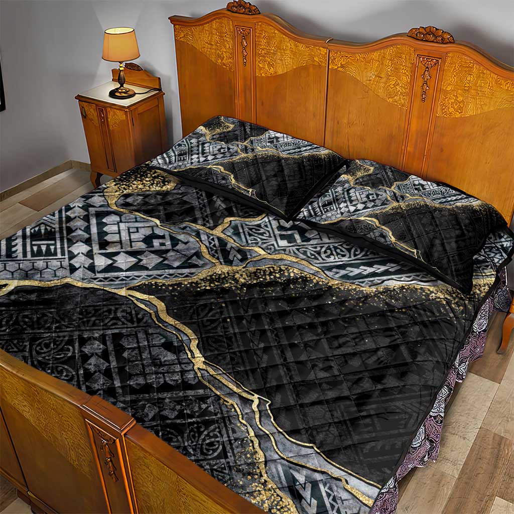 Polynesian Tribal Tattoo Quilt Bed Set Dark Marble Pattern
