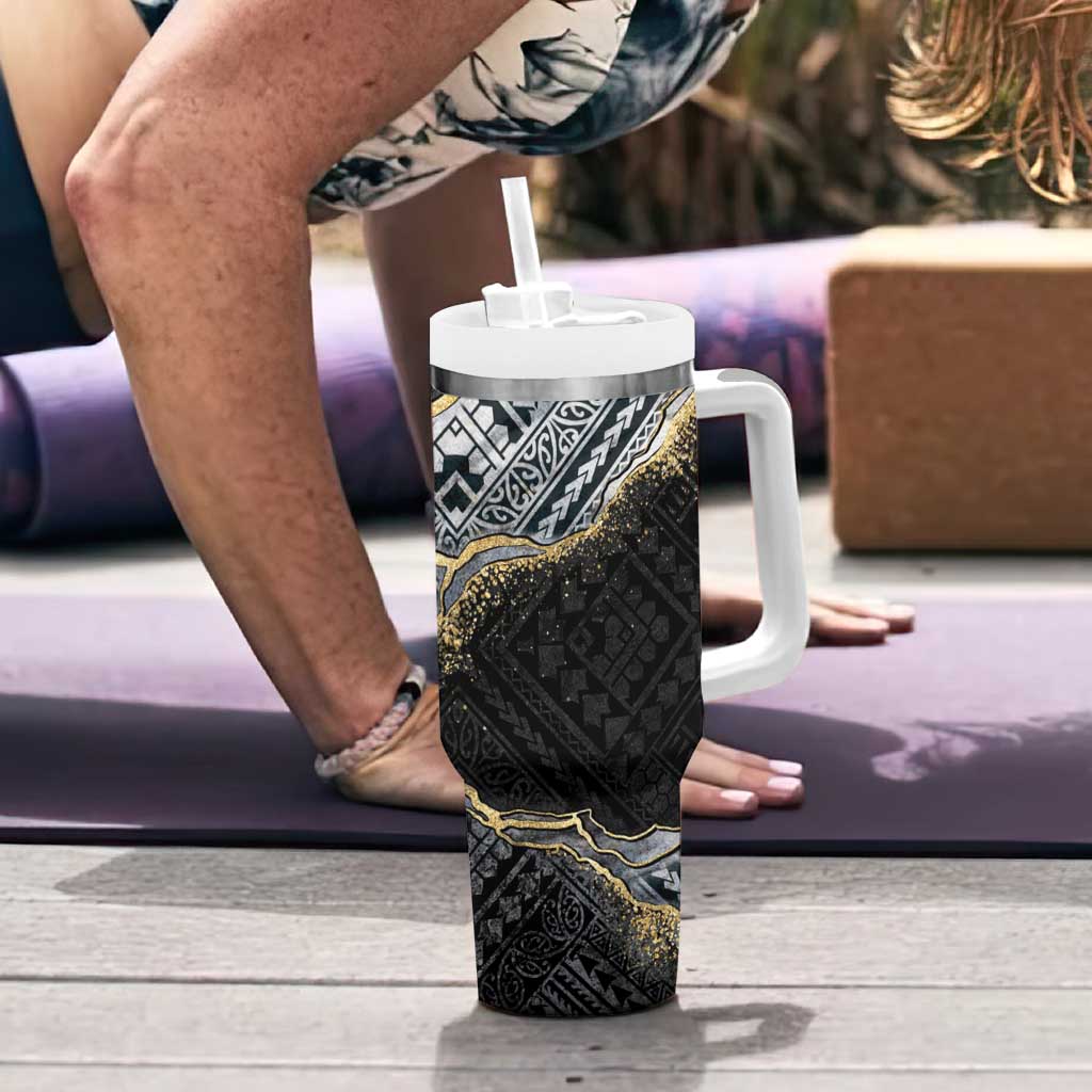 Polynesian Tribal Tattoo Tumbler With Handle Dark Marble Pattern