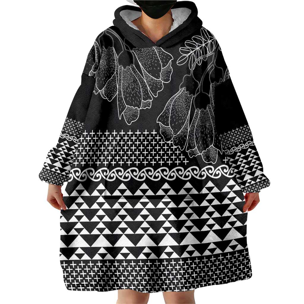 Black Taniko Kowhaiwhai Tukutuku Motif Wearable Blanket Hoodie