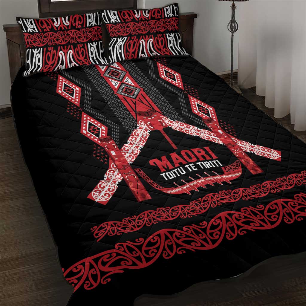 Toitu Te Tiriti Waitangi Quilt Bed Set Black Wharenui House - Polynesian Pride
