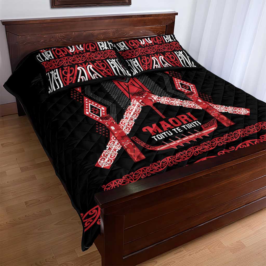 Toitu Te Tiriti Waitangi Quilt Bed Set Black Wharenui House - Polynesian Pride