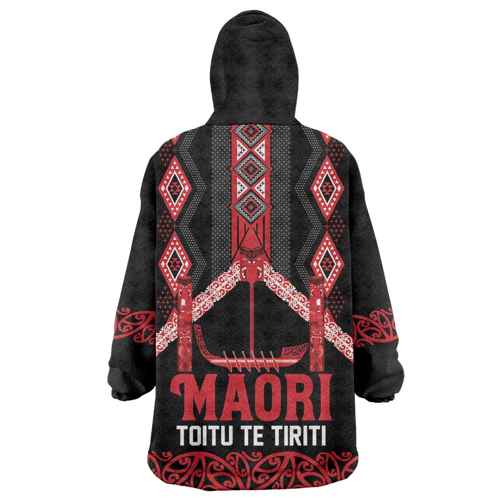 Toitu Te Tiriti Waitangi Wearable Blanket Hoodie Black Wharenui House LT9 - Polynesian Pride