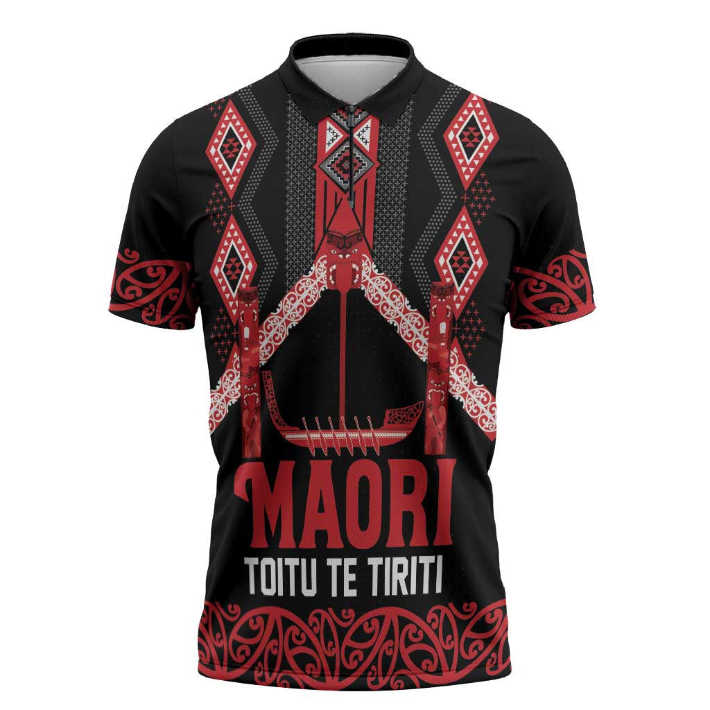 Toitu Te Tiriti Waitangi Zipper Polo Shirt Black Wharenui House LT9 Black - Polynesian Pride