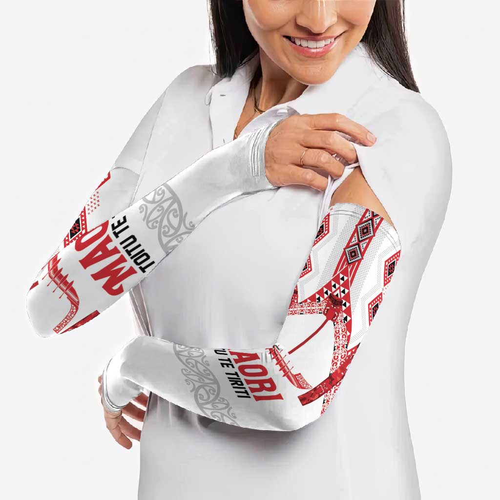 Toitu Te Tiriti Waitangi Arm Sleeves White Wharenui House LT9 - Polynesian Pride