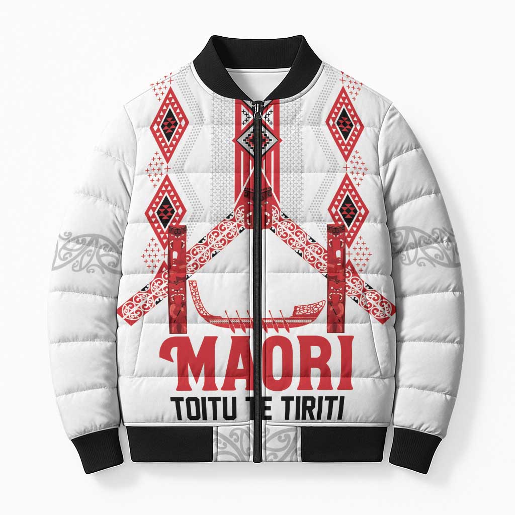 Toitu Te Tiriti Waitangi Bomber Puffer Jacket White Wharenui House LT9 Unisex white - Polynesian Pride