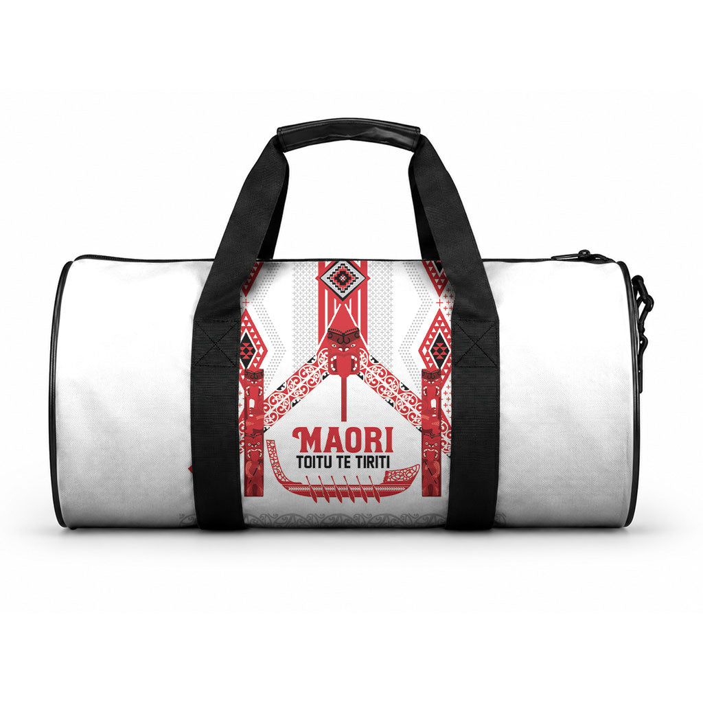 Toitu Te Tiriti Waitangi Duffle Bag White Wharenui House LT9 One size white - Polynesian Pride