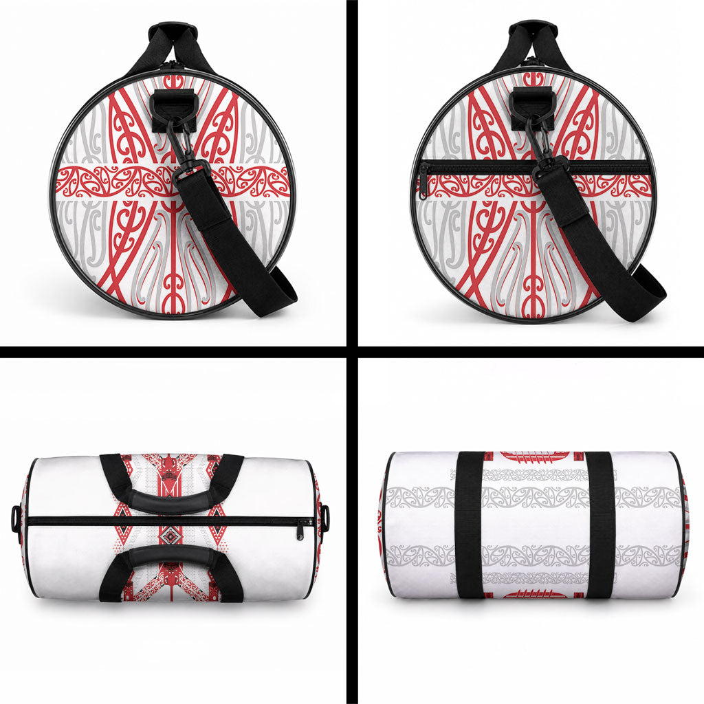 Toitu Te Tiriti Waitangi Duffle Bag White Wharenui House LT9 - Polynesian Pride