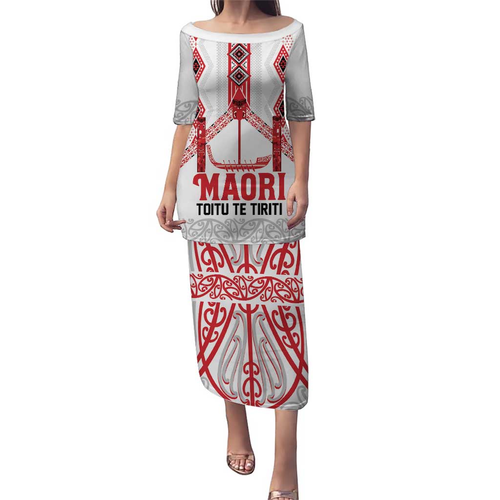 Toitu Te Tiriti Waitangi Puletasi White Wharenui House LT9 Long Dress white - Polynesian Pride