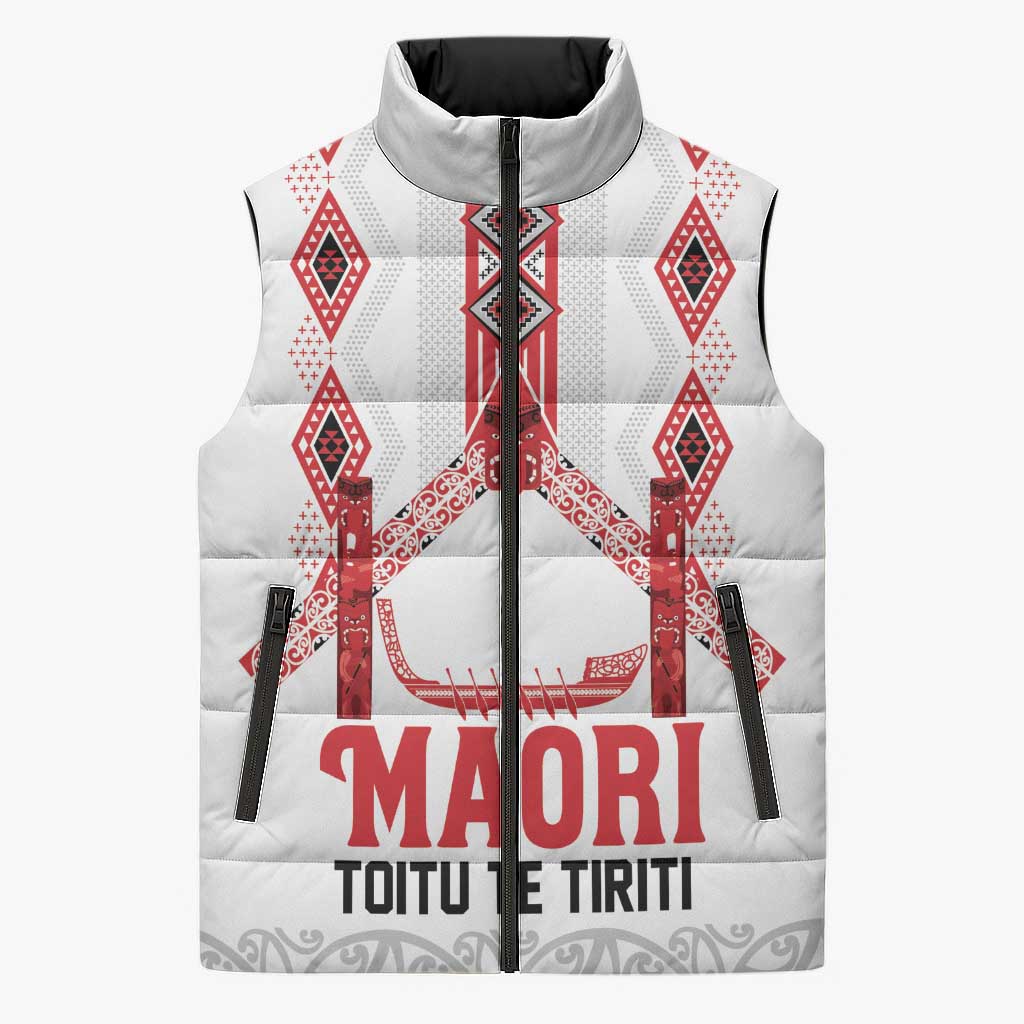 Toitu Te Tiriti Waitangi Sleeveless Puffer Jacket White Wharenui House LT9 Unisex white - Polynesian Pride