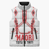 Toitu Te Tiriti Waitangi Sleeveless Puffer Jacket White Wharenui House LT9 Unisex white - Polynesian Pride