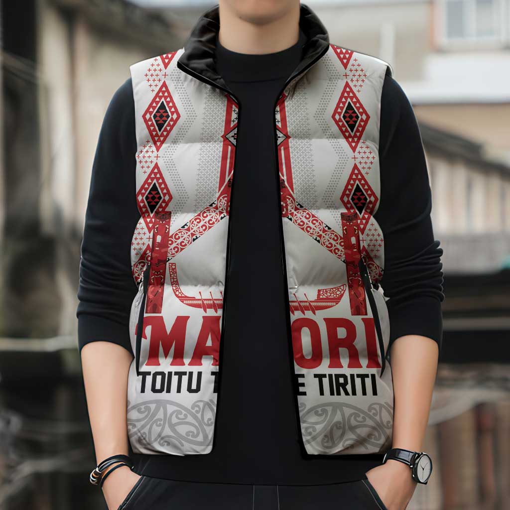 Toitu Te Tiriti Waitangi Sleeveless Puffer Jacket White Wharenui House LT9 - Polynesian Pride