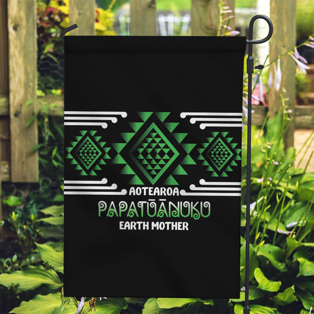 Aotearoa Atua Papatuanuku Garden Flag Maori Earth Mother Taniko Motifs LT14 Garden Flag Green - Polynesian Pride