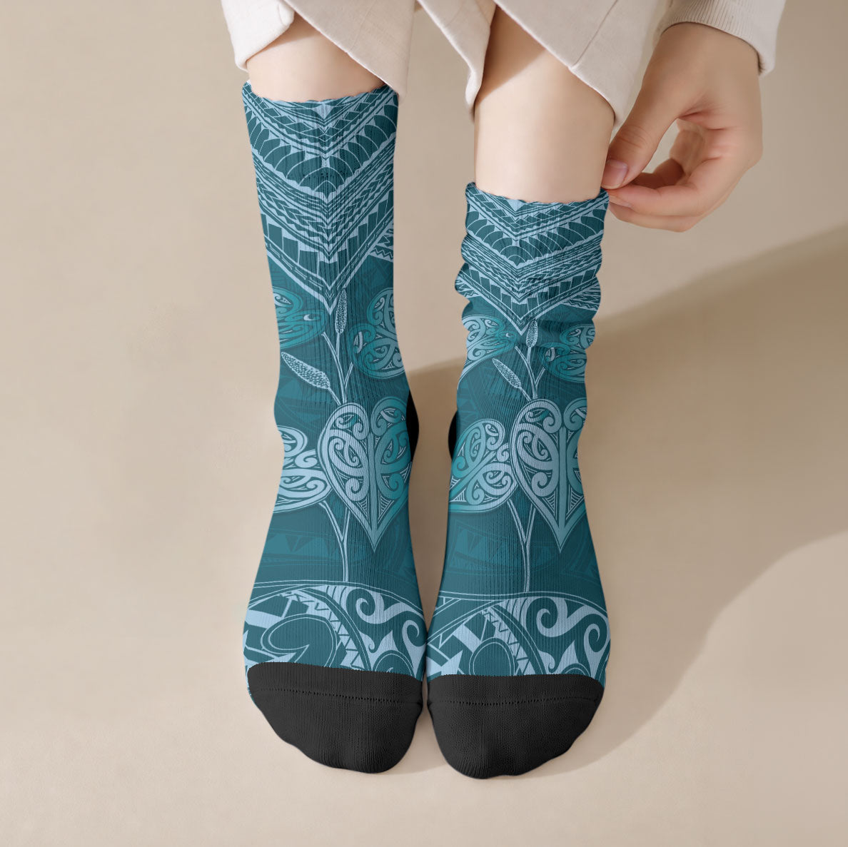 Cyan New Zealand Kawakawa Maori Ngaru Crew Socks LT14 Crew Socks Cyan - Polynesian Pride