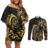 Gold And Black Aoteara Horse Racing Couples Matching Off Shoulder Short Dress and Long Sleeve Button Shirt NZ Maori Pattern