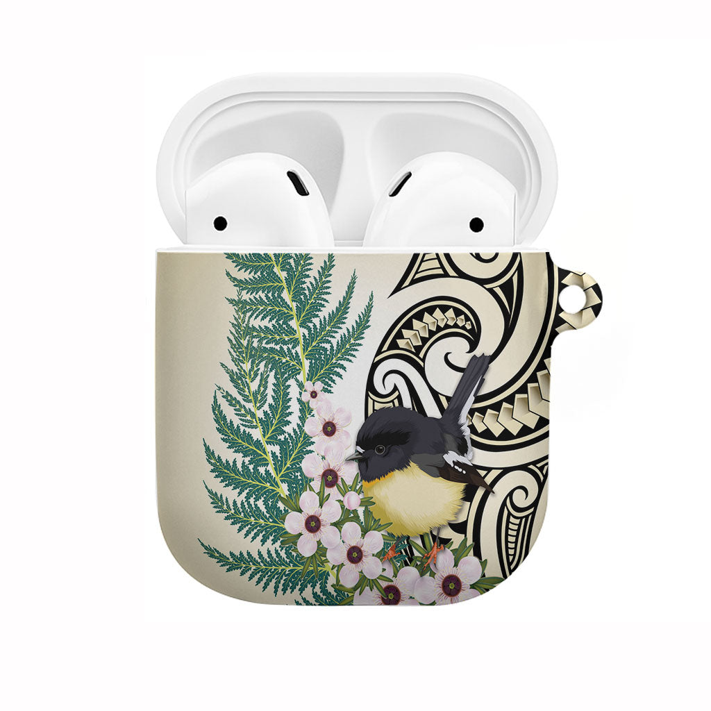 Endemic Tomtit New Zealand AirPods Case Miromiro Manuka Silver Fern Maori Pattern