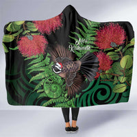 Meri Kirihimete New Zealand Hooded Blanket Piwakawaka Koru Fern Mix Pohutukawa LT14 One Size Black - Polynesian Pride